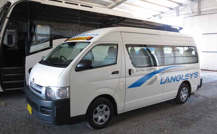 Langleys Toyota Hi-Ace 5864MO